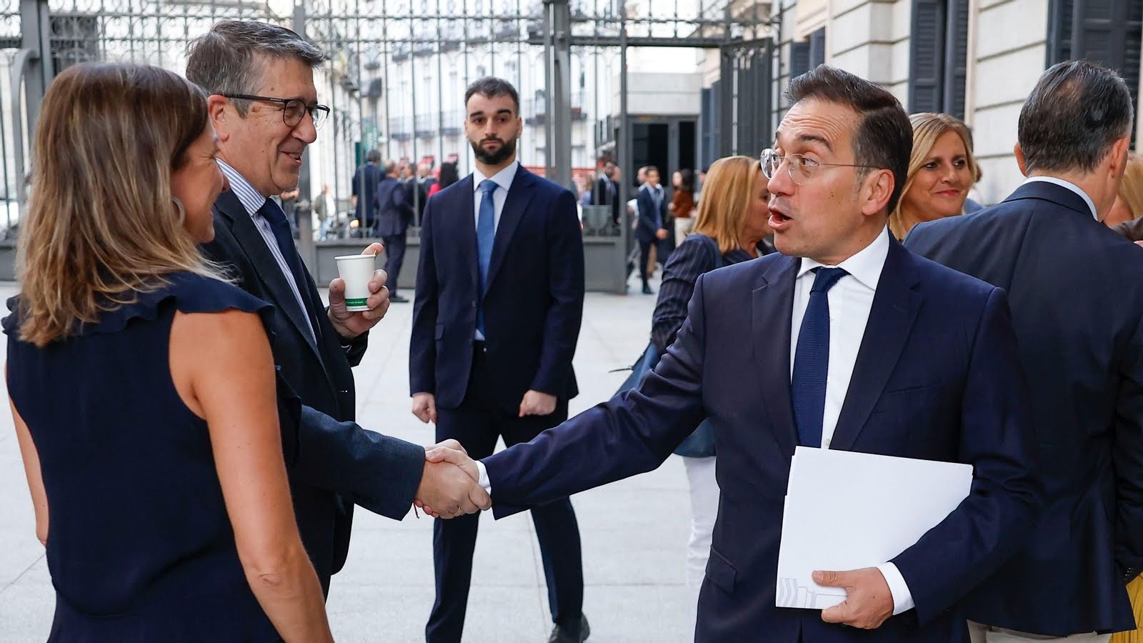 مدريد تكرس حضورها الأمني في جبل طارق باتفاق جديد مع لندن يفتح مرحلة غير مسبوقة من النفوذ الإسباني داخل الميناء والمطار