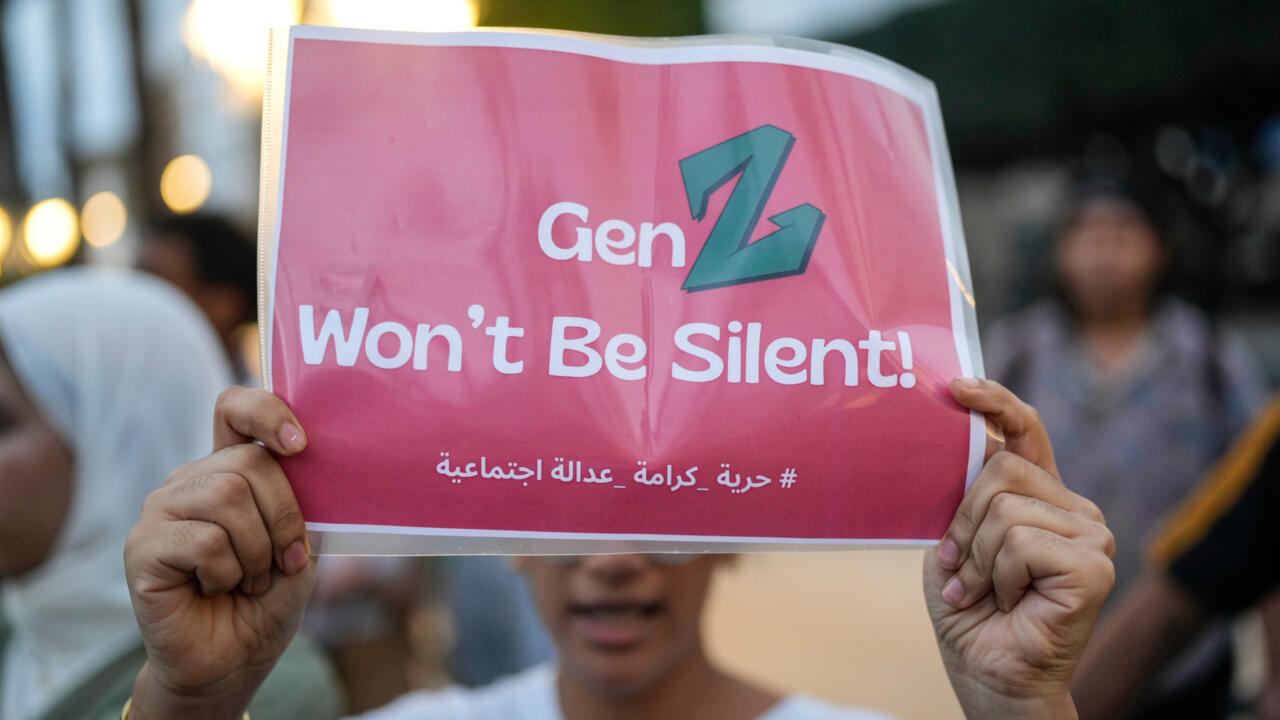 لا خروج إلى الشارع في نهاية الأسبوع.. مجموعة "جيل Z" تعلن وقف احتجاجاتها "مؤقتا" بعد خطاب الملك وتضع الكرة في ملعب الحكومة