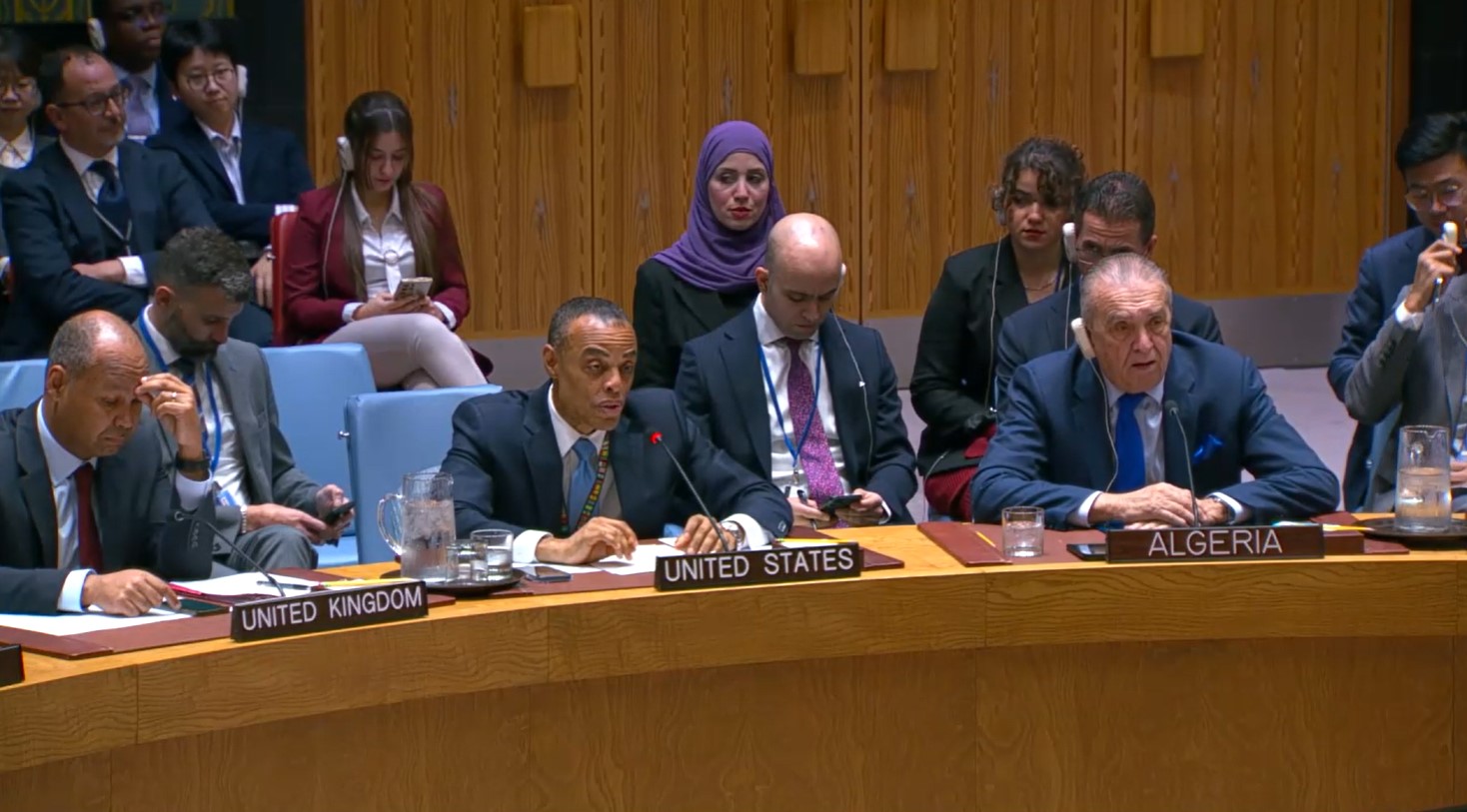 بـ11 صوتا وانسحاب الجزائر من العملية.. مجلس الأمن يعتمد قرارا يتبنى مقترح الحكم الذاتي في الصحراء تحت السيادة المغربية كأساس للتفاوض