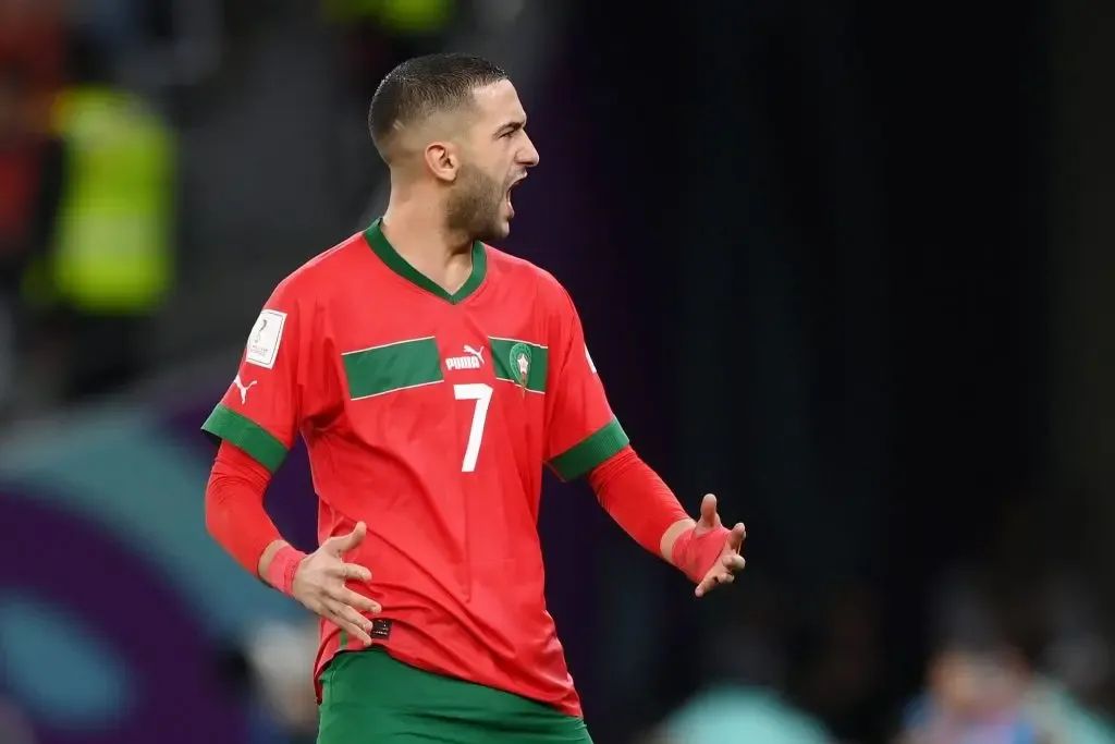 في صفقة انتقال حر.. حكيم زياش يقترب من الانضمام إلى الوداد الرياضي