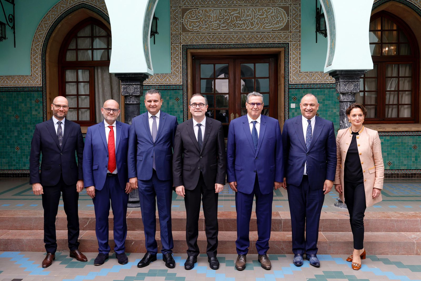 الحكومة توقع ملحق اتفاقية استثمارية مع مجموعة "رونو المغرب" لتطوير انتاج سياراتها وخلق 7500 منصب مباشر