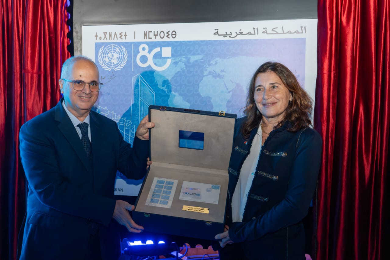 مجموعة بريد المغرب تُصدر طابعًا تذكاريًا بمناسبة الذكرى الثمانين لتأسيس منظمة الأمم المتحدة مجموعة بريد المغرب تُصدر طابعًا تذكاريًا بمناسبة الذكرى الثمانين لتأسيس منظمة الأمم المتحدة