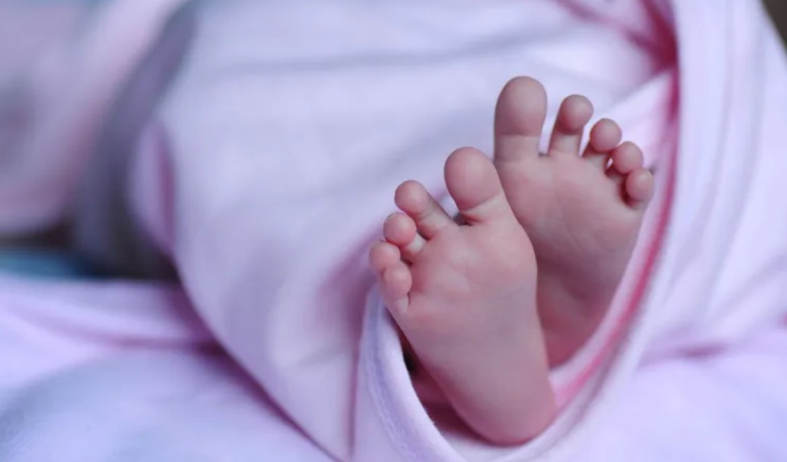 فاجعة طنجة.. إيداع مالكة حضانة ومربية السجن بعد وفاة رضيعة داخل المؤسسة