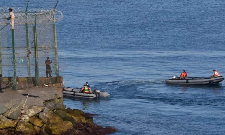 البحرية الإسبانية تنتشل جثة شاب جزائري قبالة سبتة .. تصاعد محاولات العبور يكشف عمق الأزمة الاجتماعية في الجزائر