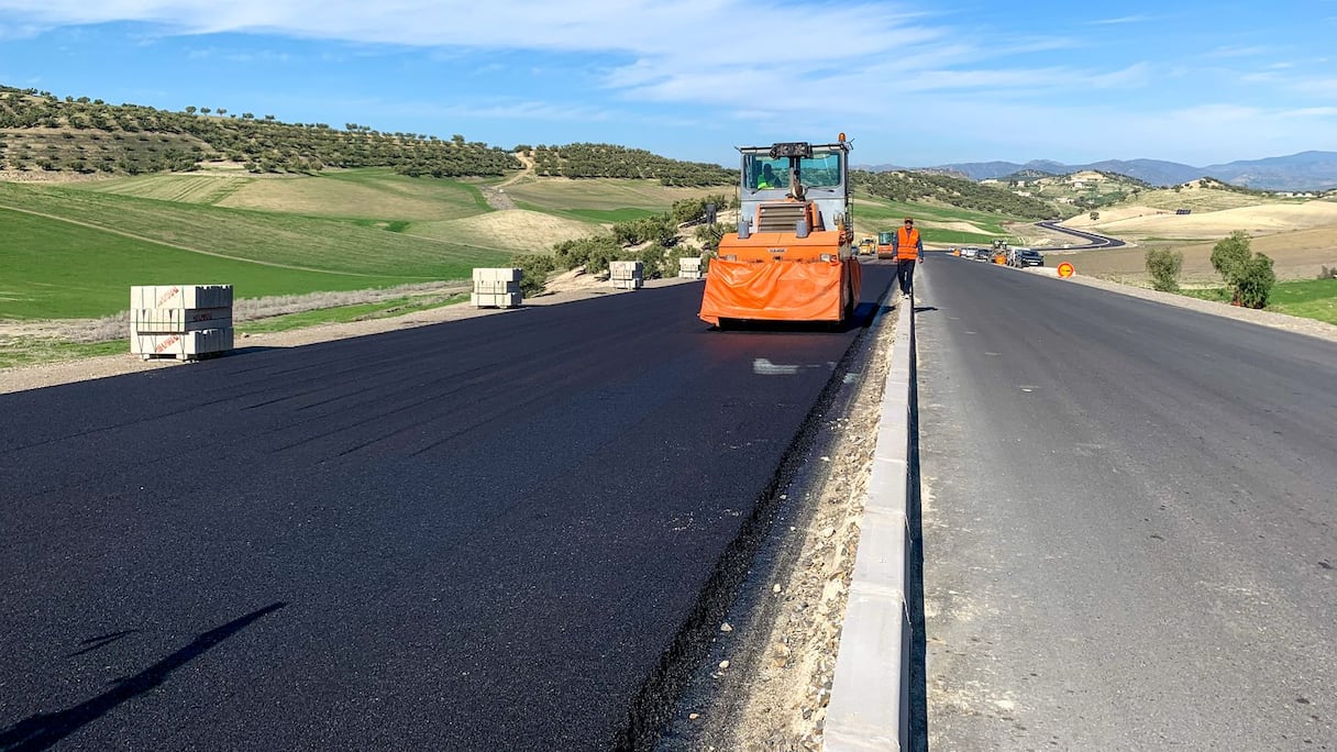 مشروع تثنية الطريق الوطنية رقم 8 بين فاس وتاونات يقترب من نهايته