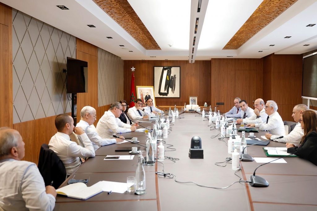  القمصان البيضاء في الليلة السوداء 