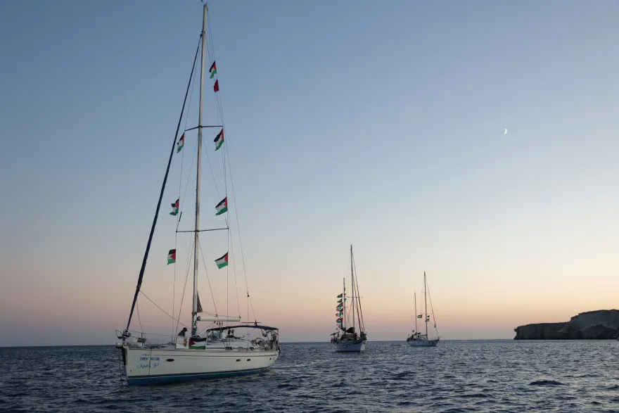 إسرائيل تجري مناورات بحرية "ترهيبية" مع اقتراب أسطول "الصمود" من غزة