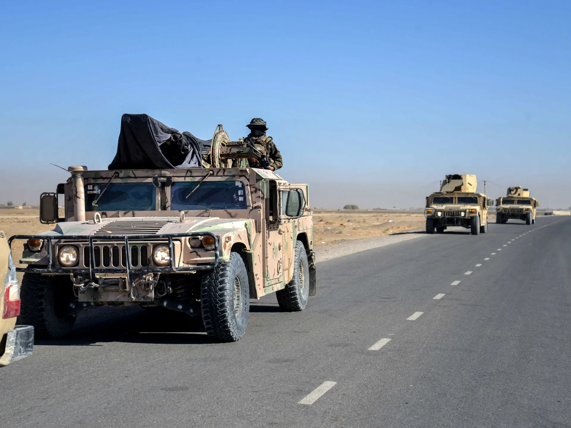 باكستان وأفغانستان توافقان على وقف إطلاق النار بعد مواجهات أسقطت عشرات الجنود والمدنيين