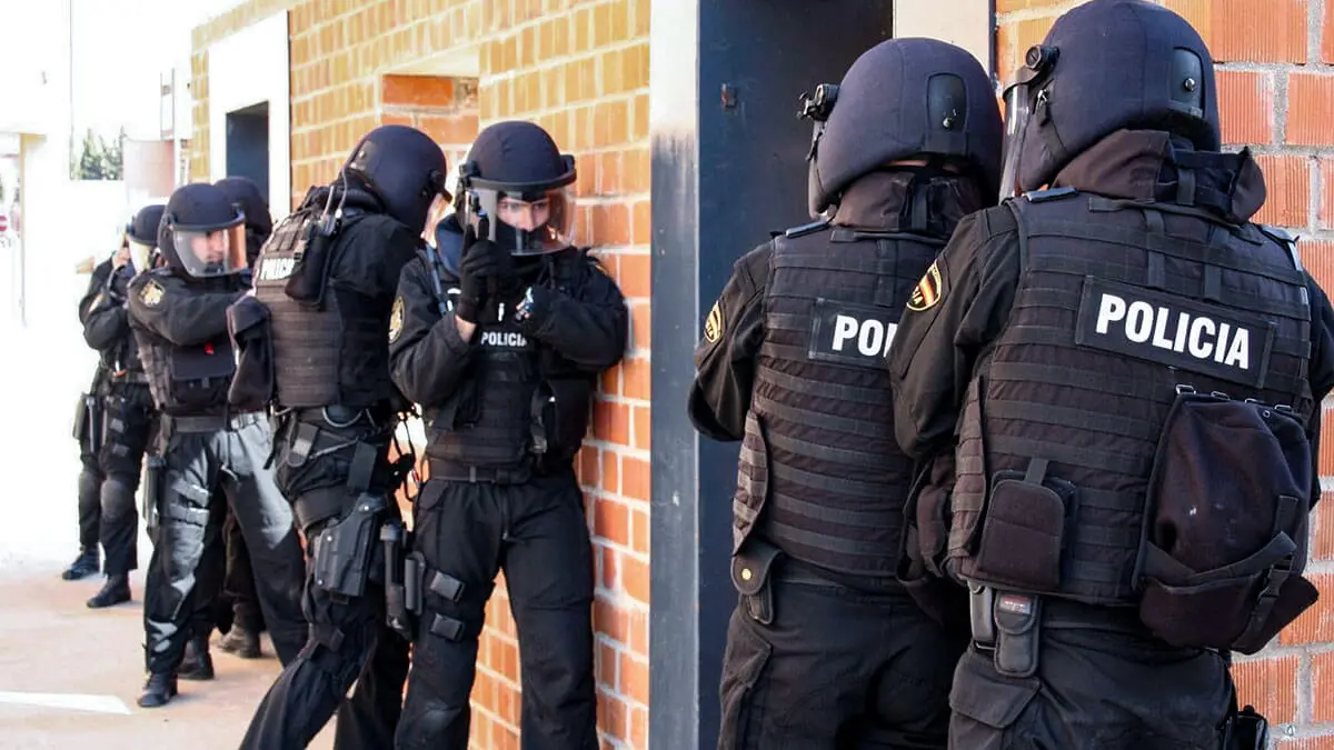 بتعاون مع المغرب.. الشرطة الإسبانية تُفكك منظمتين دوليتين لتجارة المخدرات