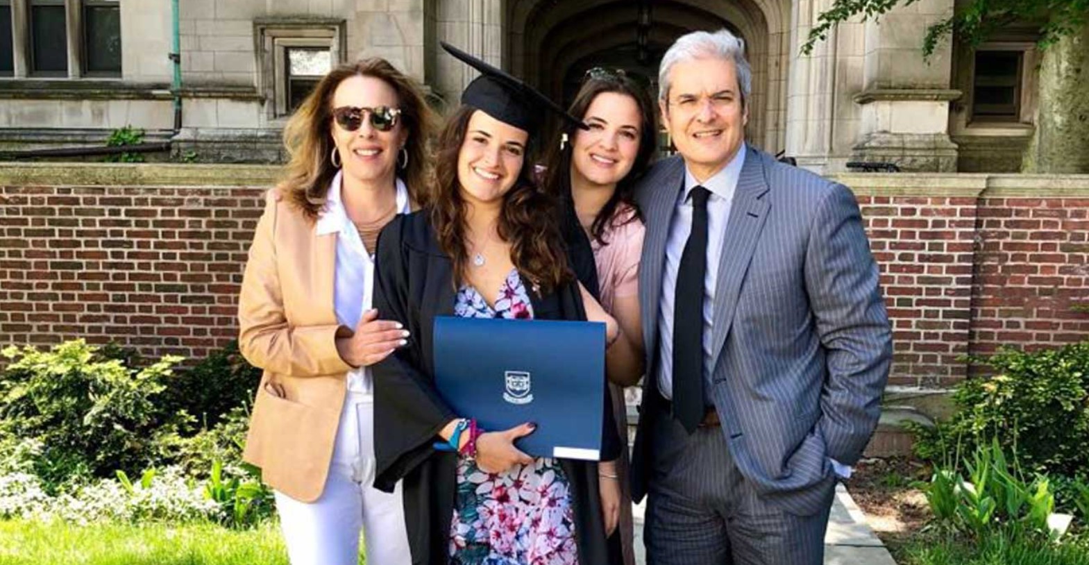  الأمير هشام: الملك محمد السادس ترأس حفل عقد قران ابنتَيّ 