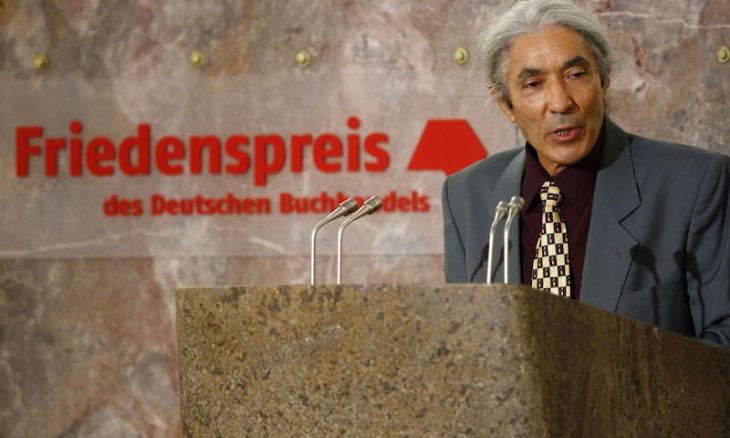 الرئيس الألماني يدعو تبون للعفو عن الكاتب بوعلام صنصال بسبب تدهور حالته الصحية