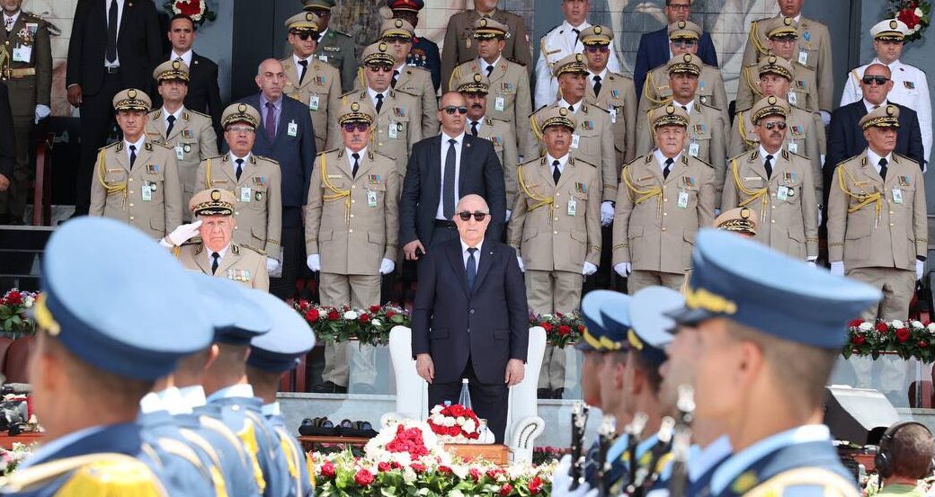 لوبوان الفرنسية: الجيل المسن الذي يحكم الجزائر لا يعلم أن الزمن تغير.. وتصلب موقفه هو سبب شلل المنطقة المغاربية