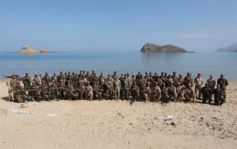 القوات المسلحة الملكية والبحرية الأميركية تختتمان مناورات ميدانية واسعة في الحسيمة