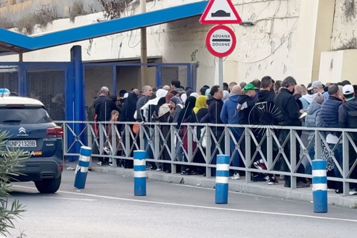 تكدس للعابرين بمعبر سبتة بعد بدء تشغيل النظام الأوروبي لـ "الحدود الذكية"