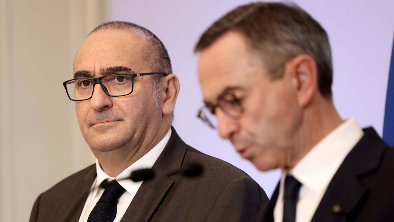  وزير الداخلية الفرنسي: الإفراج عن صنصال مهد الطريق لبناء الثقة مع الجزائر التي سأزورها في دجنبر المقبل بدعوة من حكومتها 