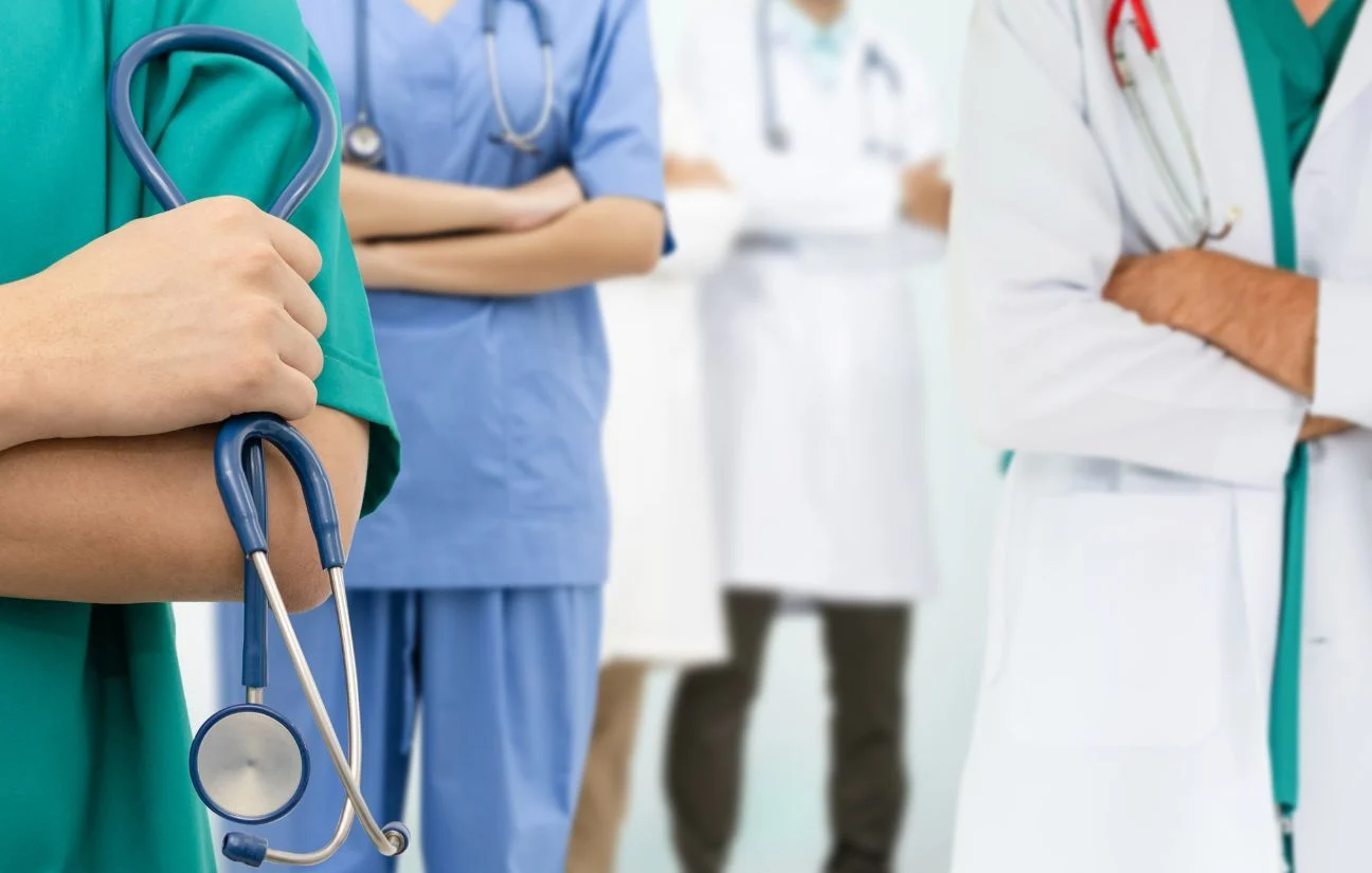 منظمة دولية: الدول الكبرى تستقطب الأطباء الأجانب بكثافة