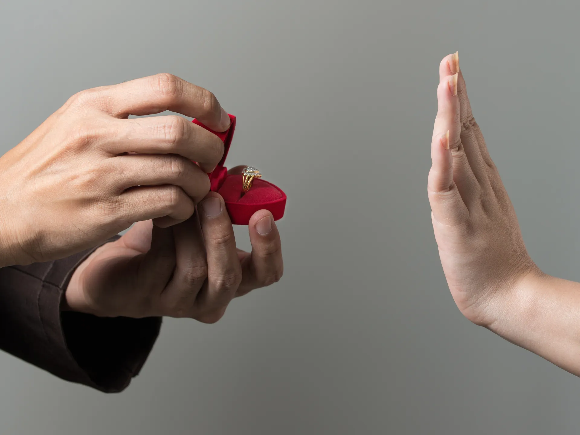 النيابة العامة: خبر تزويج قاصر بالفاتحة في القنيطرة "زائف" ومُروجوه سيُتابعون