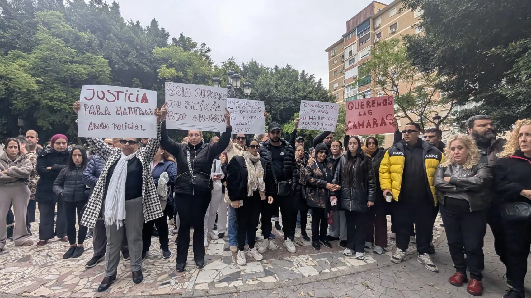 احتجاجات ضد الشرطة الإسبانية بعد مقتل شاب مغربي تم صعقه بمسدسين كهربائيين.. وهيئات سياسية تتحدث عن دوافع عنصرية