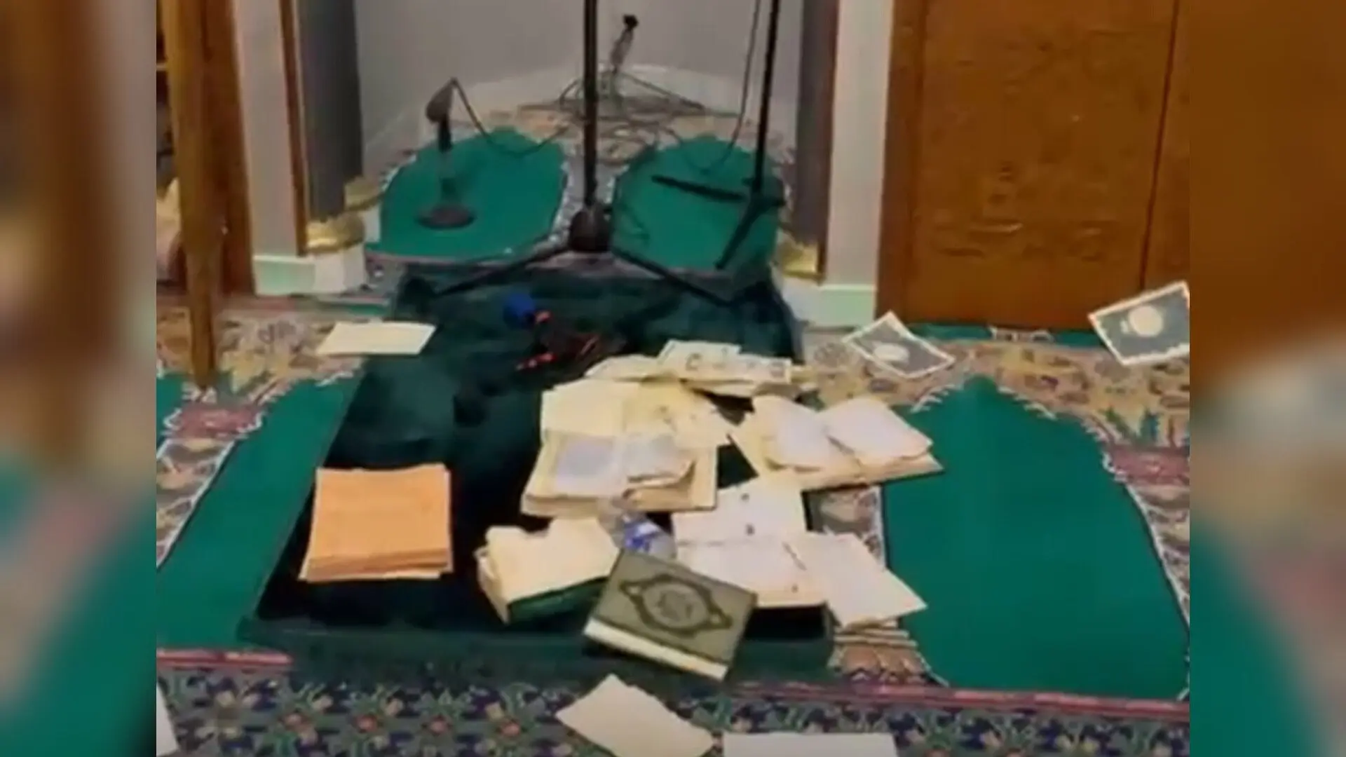  تحقيقات فرنسية بعد واقعة تدنيس مسجد وسط صدمة الجالية المسلمة 