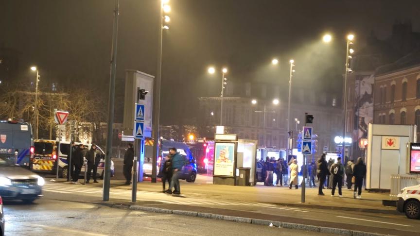 اضطرابات ليلية في ليل الفرنسية عقب مباراة المغرب وزامبيا تخلّف أضرارا مادية