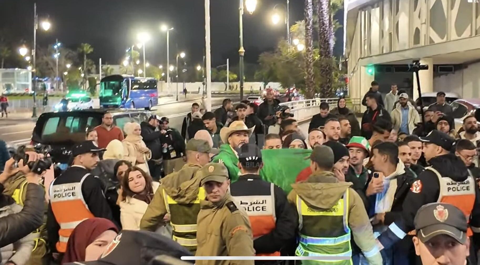  ضغط جماهيري جزائري دفع "الكاف" إلى إعادة فتح تذاكر مباريات "الخضر" في دور المجموعات بكأس أمم إفريقيا 