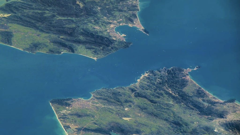  دراسات جيولوجية تشير إلى أن حركة الصفائح التكتونية قد تفتح إمكانية "اتحاد جغرافي" على المدى البعيد بين المغرب وإسبانيا عبر اختفاء مضيق جبل طارق 