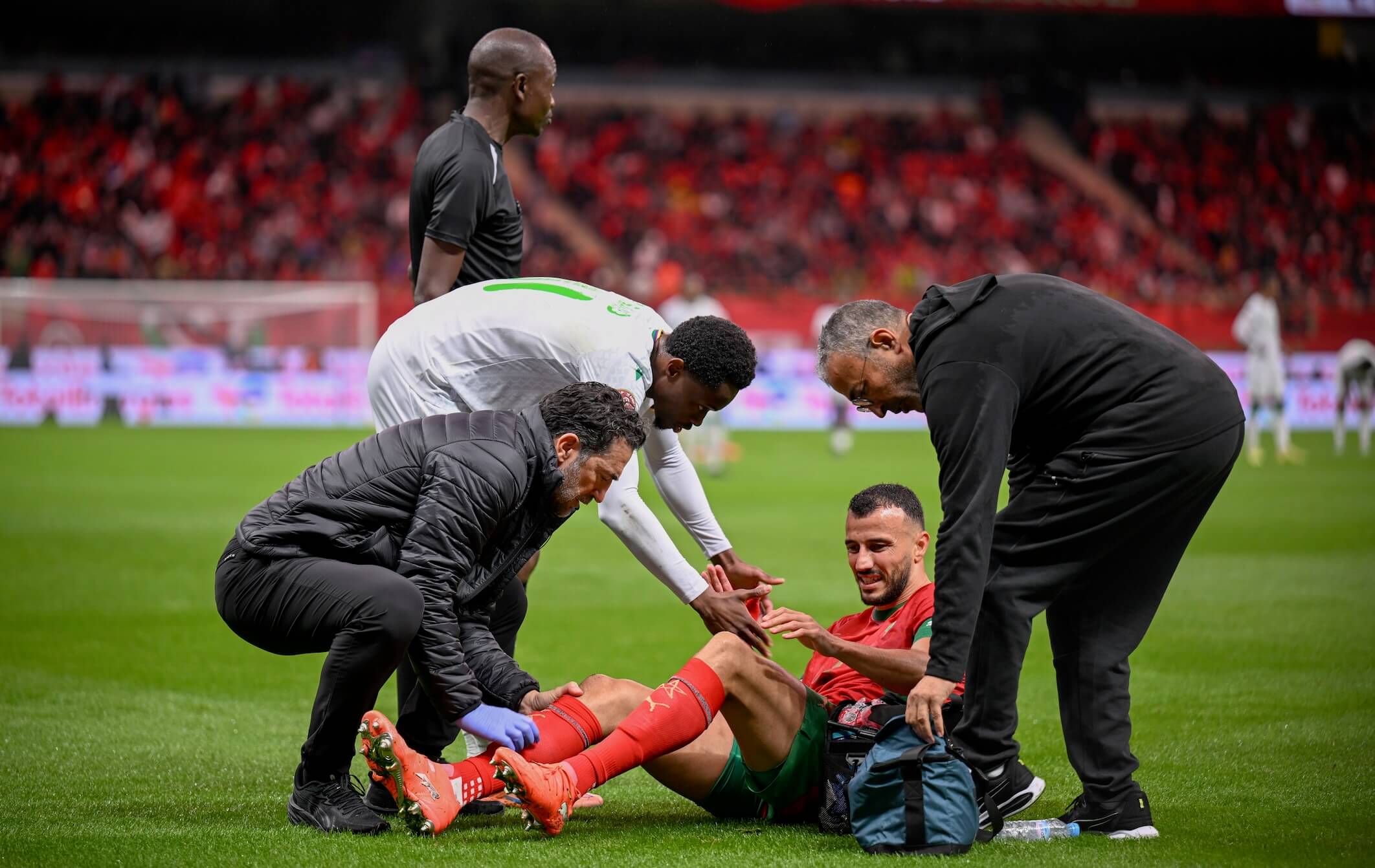  دفاع “الأسود” في كأس أمم إفريقيا.. هل أخطأ مدرب المنتخب وليد الركراكي في الاعتماد على سايس؟ 