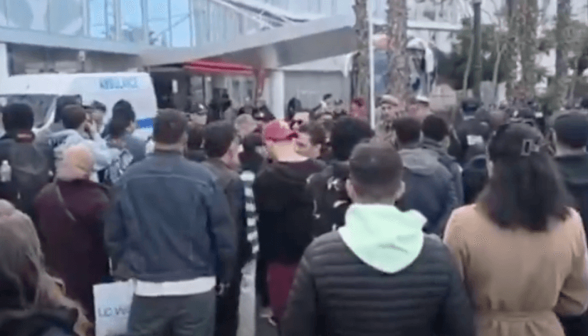  صخب الجماهير الجزائرية يثير الاستياء داخل فندق إقامة "الخضر" بالرباط 