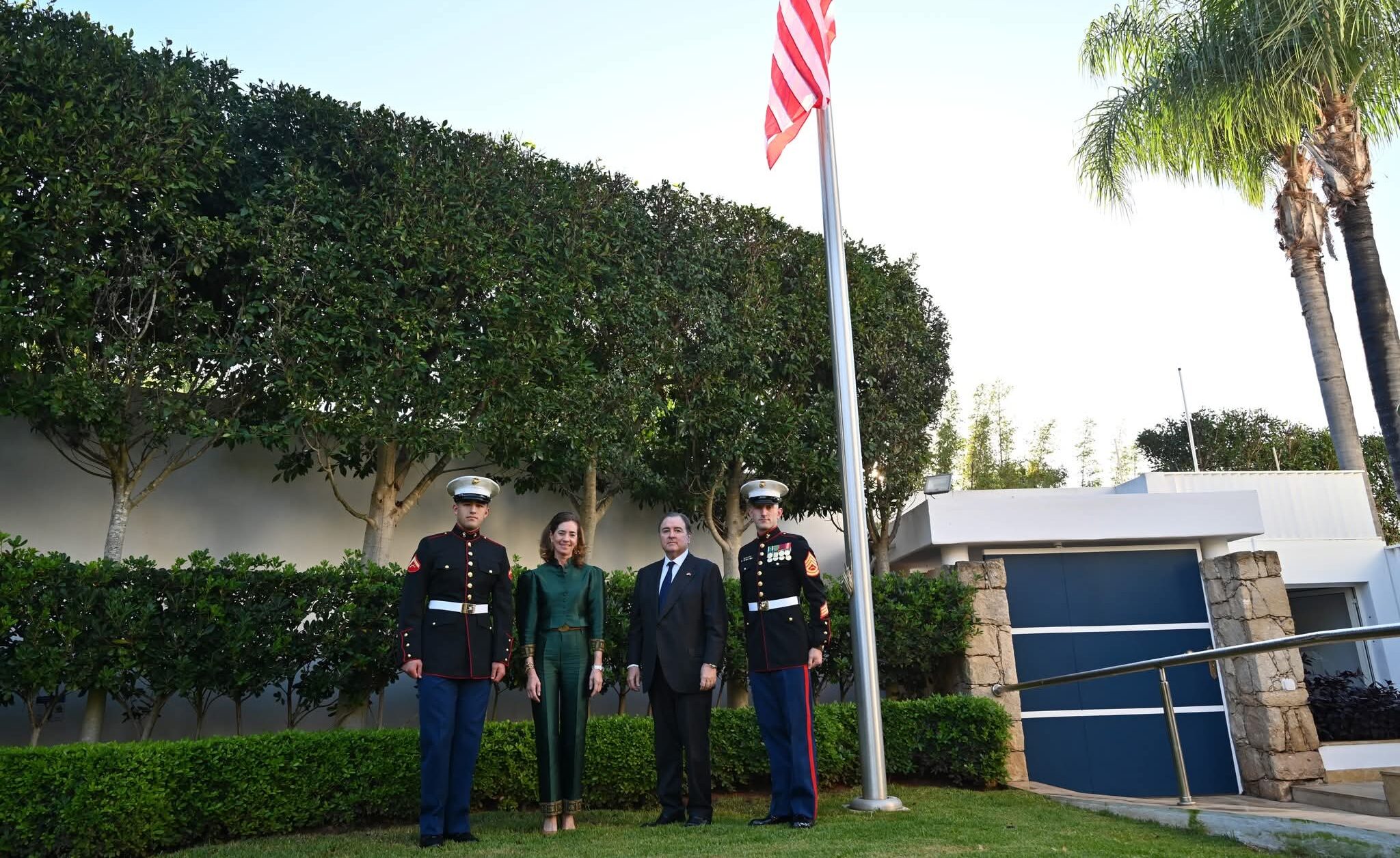 السفير الأمريكي الجديد ديوك بوكان يصل إلى الرباط ويرفع العلم فوق مقر إقامته