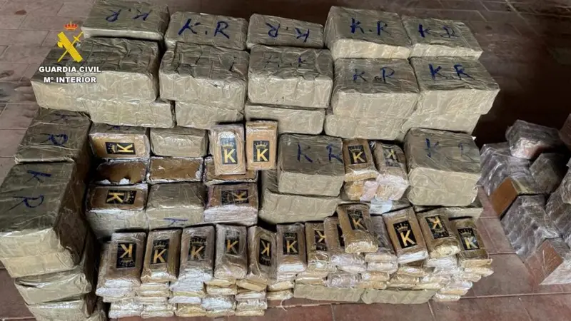  تعاون أمني إسباني مغربي يطيح بشبكة دولية متخصصة في تهريب المخدرات إلى بلجيكا 