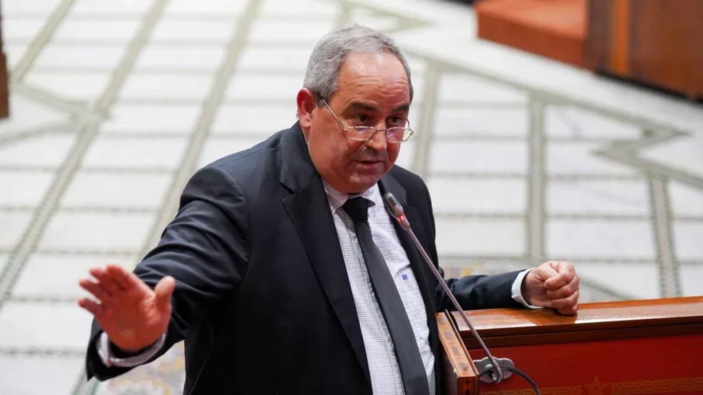 مذكرة الجامعيين الديمقراطيين تحذّر من قانون التعليم العالي الذي يكرّس ''خوصصة مقنّعة'' ويهدد مجانية الجامعة، ويدفع البحث العلمي نحو منطق السوق