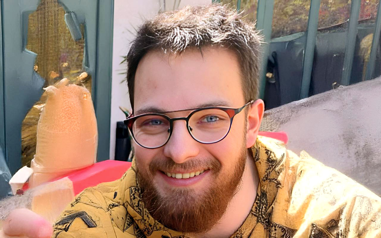 غموض يَلف اختفاء فرنسي في الرباط.. ورسالة من والده إلى الملك محمد السادس والرئيس ماكرون تدفع النيابة الفرنسية والآمن المغربي لإعادة ترتيب الأدلة