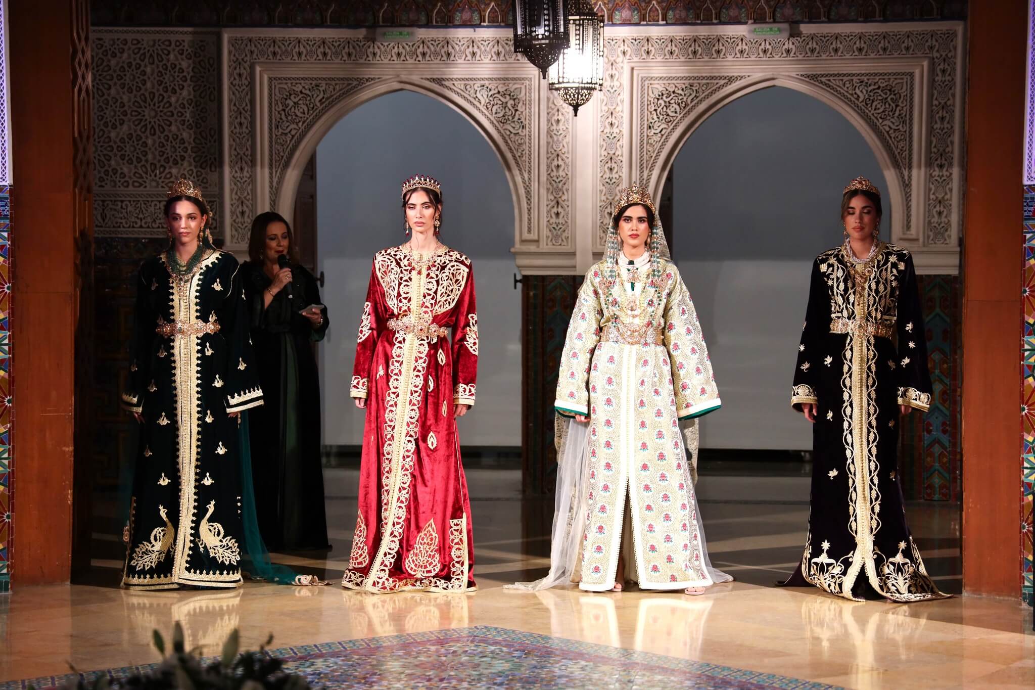 اليونيسكو يصادق على تسجيل القفطان تراثًا مغربيًا على قائمته التمثيلية خلال اجتماعه بالهند