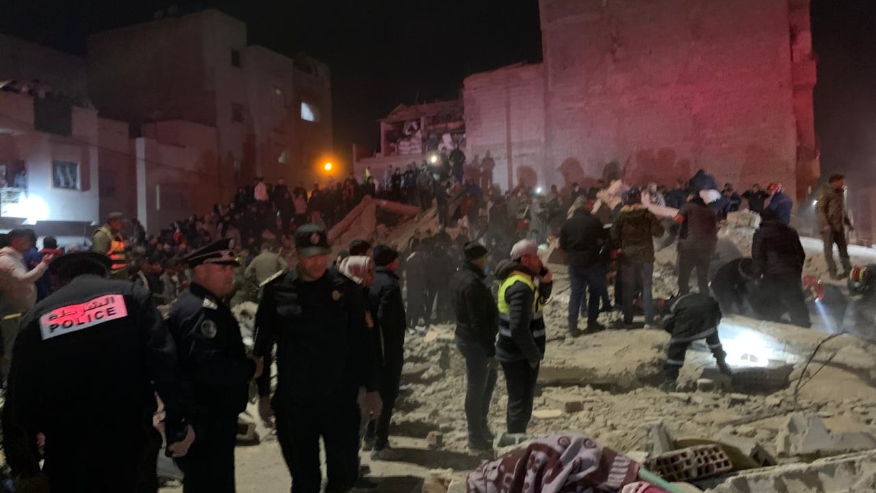 فاجعة انهيار بنايتين بفاس: وفاة 19 شخصا وإصابة 16 في حصيلة أولية