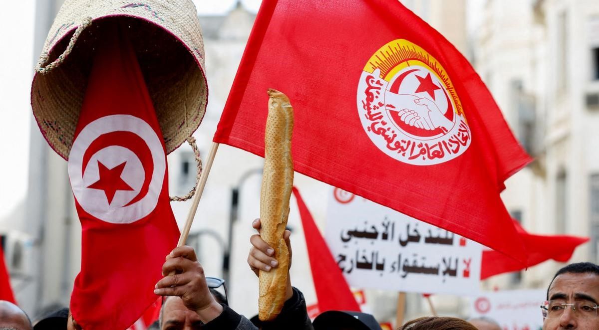  المنظمة التونسية للشغل تكشف كُلفة خيارات الرئيس قيس سعيد السياسية والدبلوماسية على اقتصاد البلاد المتدهور 