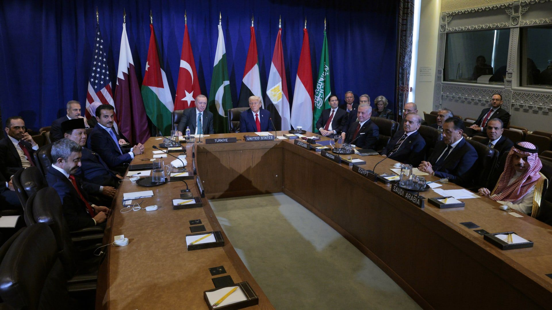 8 دول عربية وإسلامية ترحب في بيان مشترك بدعوة الرئيس الأمريكي للانضمام إلى مجلس السلام