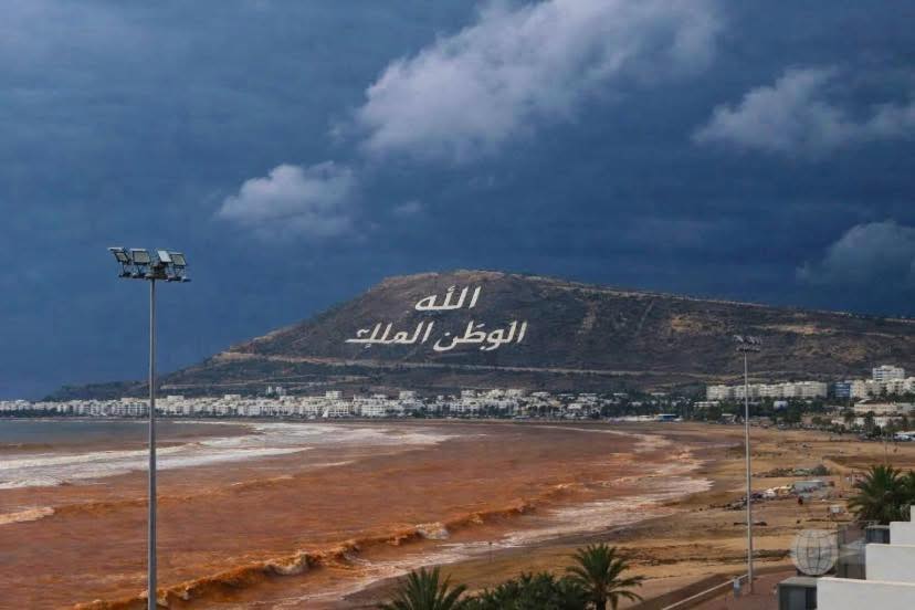  أكادير تعيش نشوة "الكان" تحت وقع عاصفة "فرانسيس".. استنفار شامل، تعليق للدراسة، استعدادا لعاصفة غير مسبوقة 