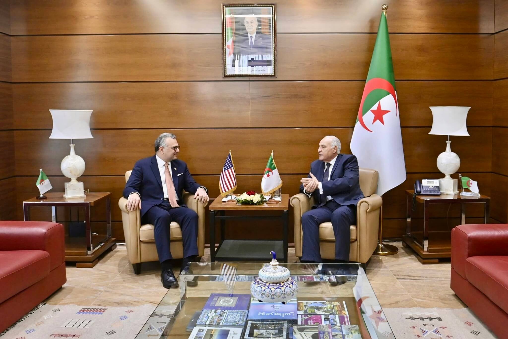  الخارجية الجزائرية تؤكد مناقشة ملف الصحراء خلال اجتماع عطاف مع بولس 