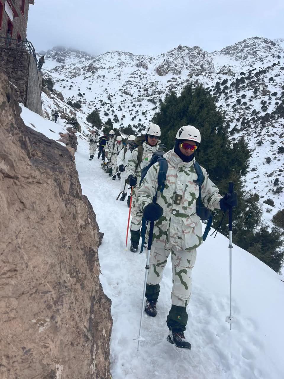  بعد عملية بحث معقدة.. وحدات من القوات المسلحة الملكية تعثر على ضحايا الانهيار الثلجي وتتمكن من انتشال ثلاث جثث بمنطقة توبقال 