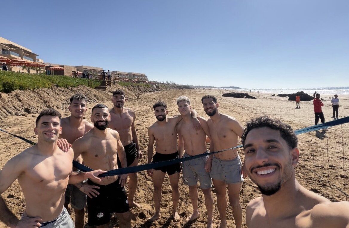 يوم راحة للاعبي المنتخب المصري بشاطى أكادير قبل السفر إلى طنجة لمواجهة السنغال