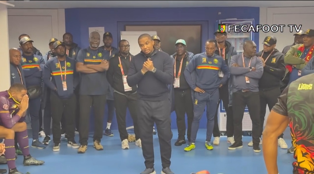  صامويل إيتو يدعو لاعبي الكاميرون إلى تقبّل الإقصاء أمام المغرب ويعد بالعودة القوية 