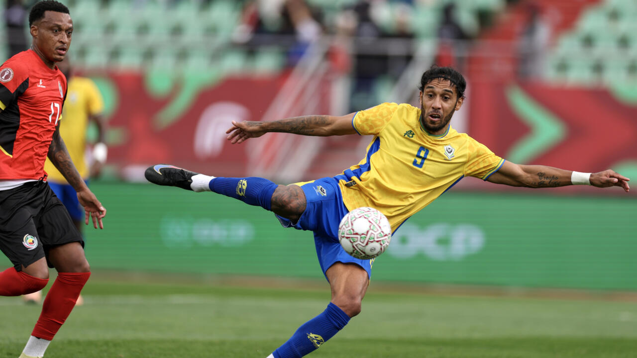  الاتحاد الغابوني يتراجع عن حل الفريق ويُنهي توقيف أوبانميانغ 