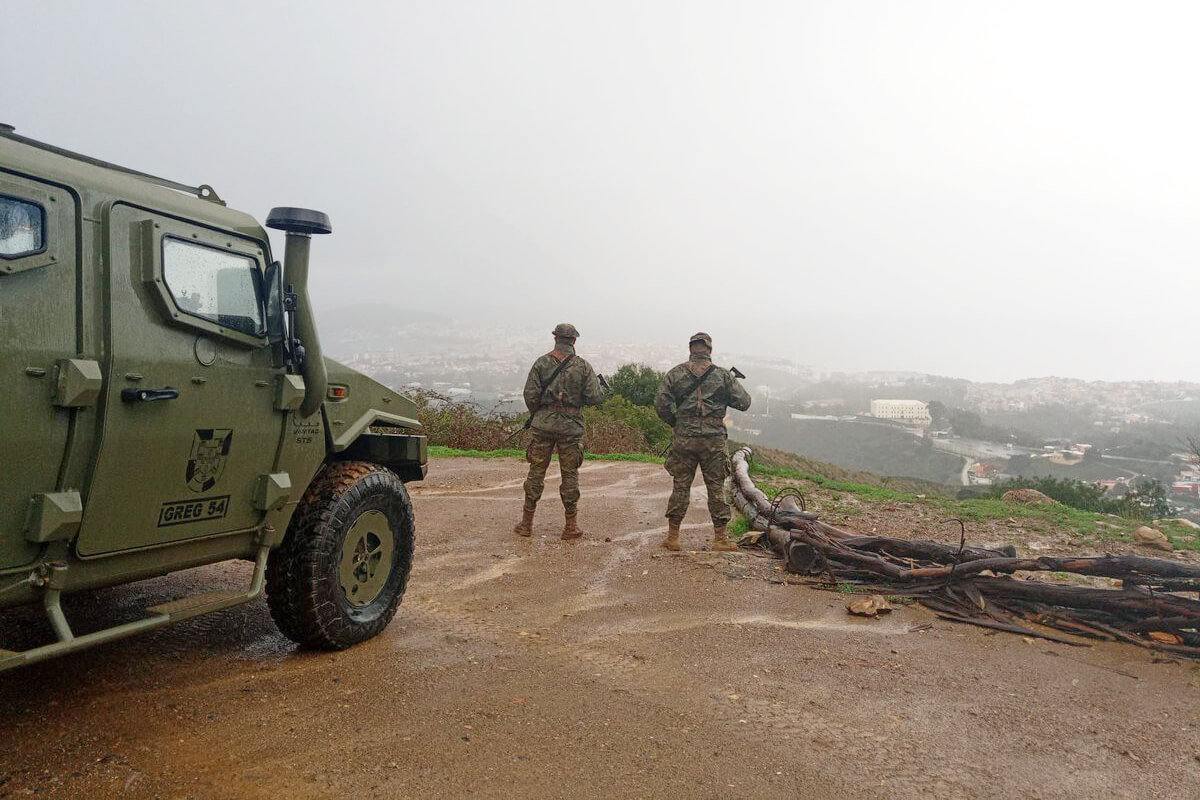 هيئة الأركان الإسبانية تنشر وحدات عسكرية برية في سبتة ضمن عمليات مراقبة