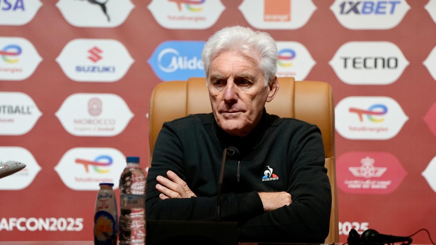  انتقادات تطال تصريحات مدرب جنوب إفريقيا حول ظروف الإقامة في كأس أمم إفريقيا للأمم بالمغرب 