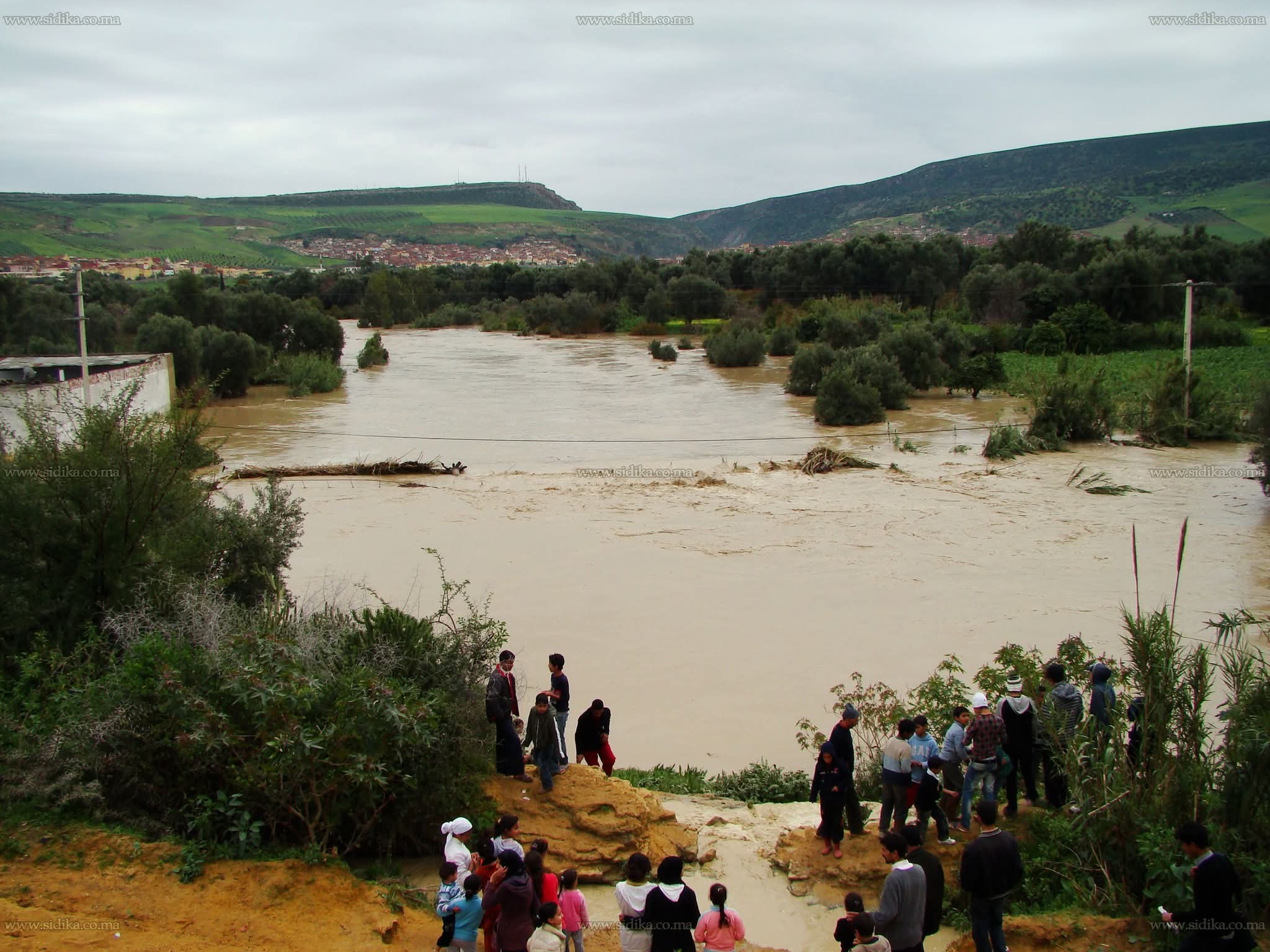 بسبب الاضطرابات الجوية.. تعليق الدراسة بإقليمي سيدي قاسم وسوق أربعاء الغرب إلى إشعار آخر
