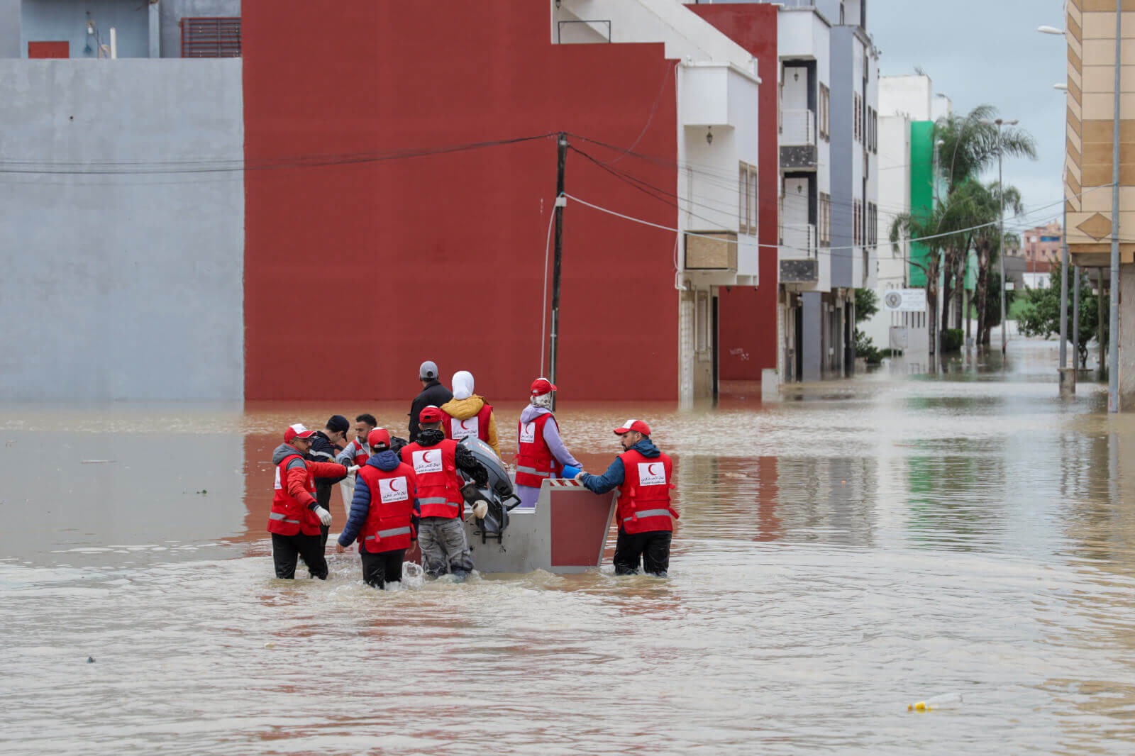  في خضم فيضانات شمال المغرب.. ورقة تحليلية تحذر من نموذج تدبير مخاطر قائم على "ردّ الفعل" وتدعو لتفعيل عاجل لصندوق الكوارث وحكامة مائية موحدة 