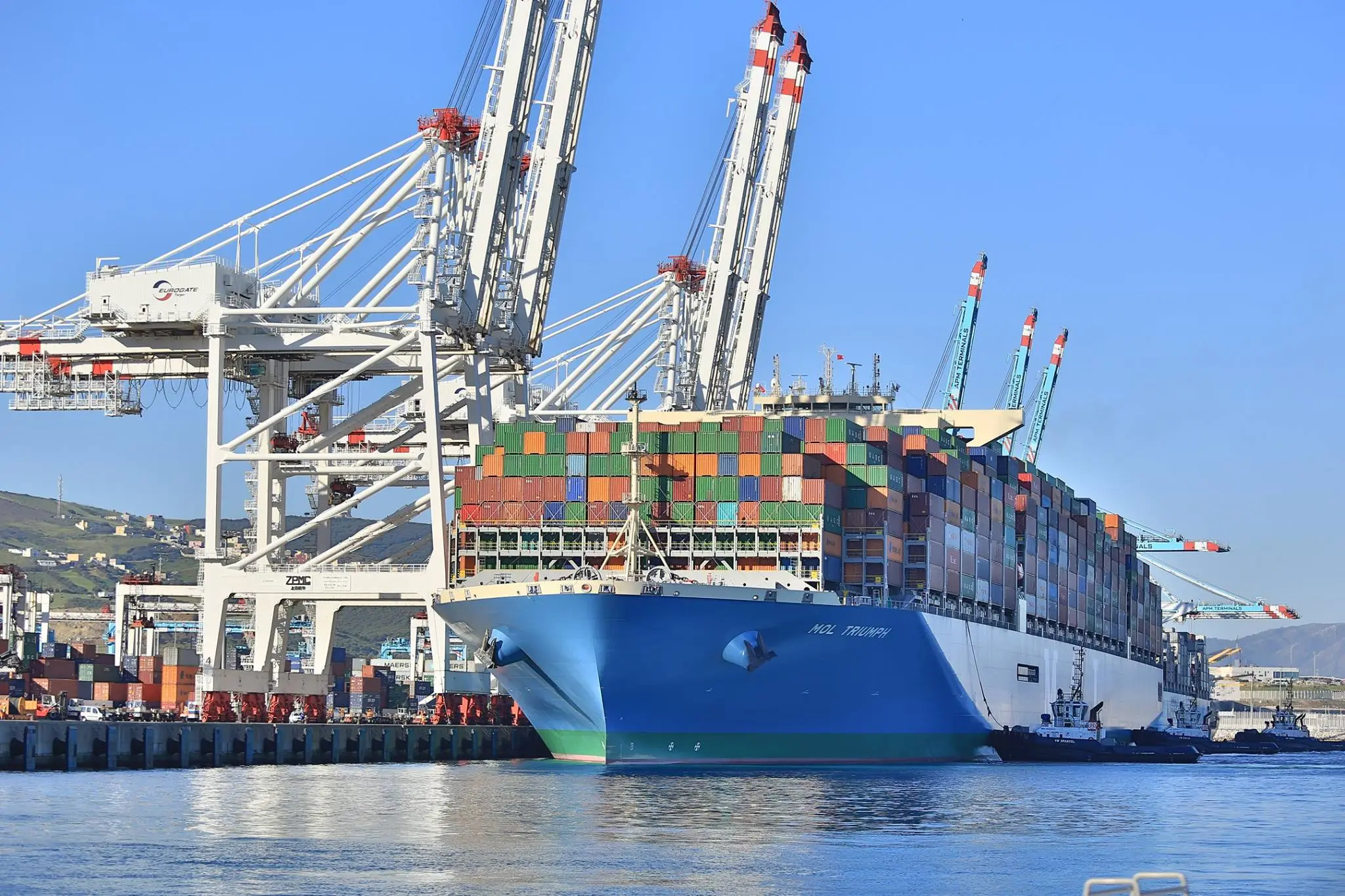 بعد تحقيقه 188 مليار درهم كرقم معاملات صناعي.. ميناء طنجة المتوسطي يستفيد من أزمة مضيق هرمز والمغرب يصعد كبديل لوجيستي في قلب العاصفة الجيوسياسية