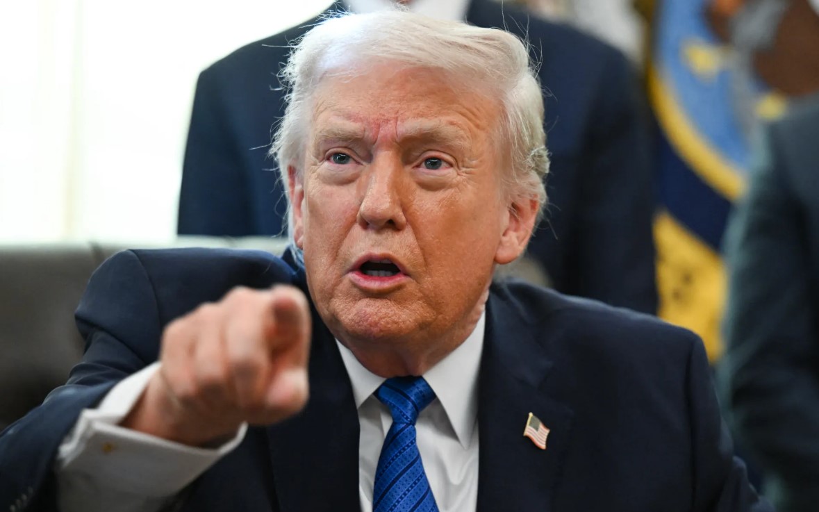 ترامب: أمام إيران 48 ساعة لإبرام اتفاق وإعادة فتح مضيق هرمز وإلا ستواجه الجحيم