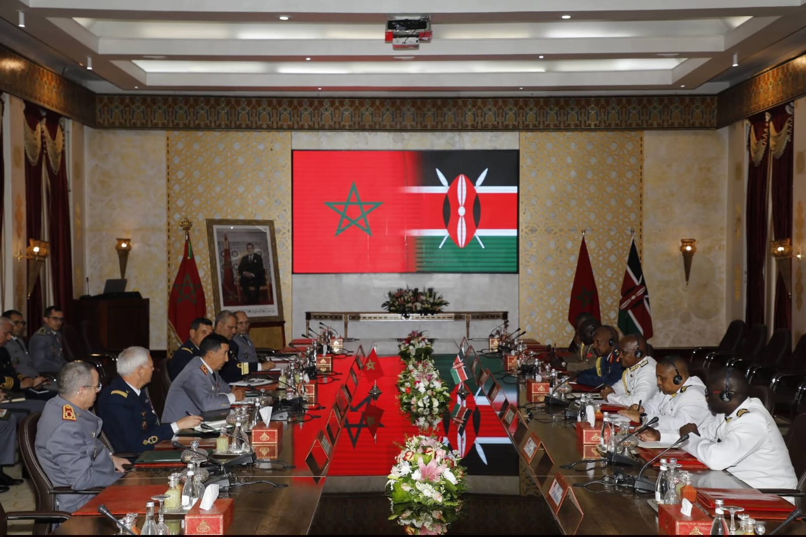 المفتش العام للقوات المسلحة الملكية يستقبل رئيس أركان الدفاع الكيني