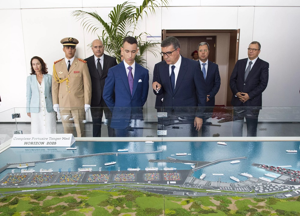 دراسة إسبانية: سباق الموانئ في مضيق جبل طارق يميل لصالح المغرب مع توسع طنجة المتوسط وتدشين ميناء الناظور الجديد بينما تعاني مدريد من تحديات في البنى التحتية